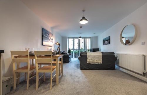 Reading Apartment | Oscar Wilde Apartment