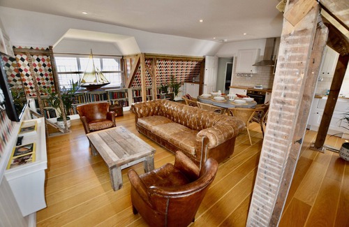 Maldon Apartment | Osea Island: Sea Essence Penthouse