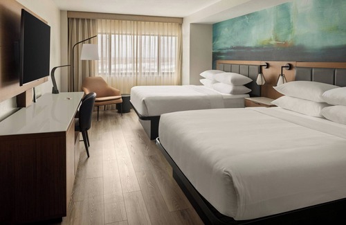 Oshkosh Hotel | Oshkosh Marriott Waterfront Hotel & Convention Center