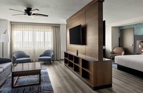 Oshkosh Hotel | Oshkosh Marriott Waterfront Hotel & Convention Center