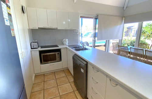 Exmouth Villa | Osprey Holiday Village Unit 105