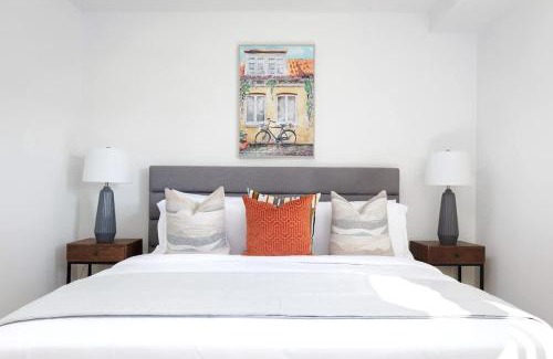 Brockton Village Apartment | Ossington Oasis Modern Family Retreat
