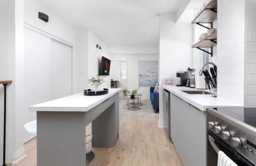 Brockton Village Apartment | Ossington Oasis Modern Family Retreat