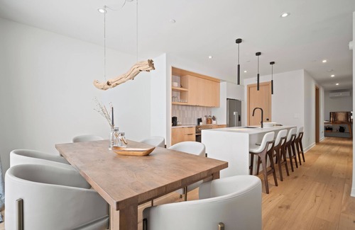 Versant Soleil Condo | Ostrya 202 - Luxury Ski-in/Ski-Out, Steps from Slopes!
