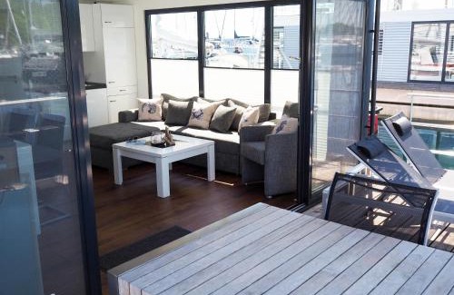 Boltenhagen House | Ostsee Hausboot Boltenhagen - Hausboot LP1