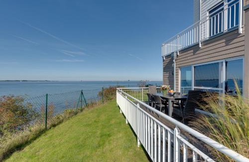 Olpenitz House | Ostseewind: Wasserblick, finnische Sauna, Whirlwanne, Kamin, 2 Parkplaetze
