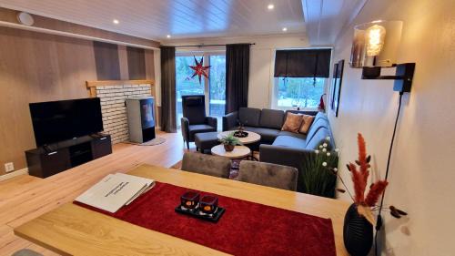 Aurland Apartment | Otnes Fjordside - Large 80m2 860sqft