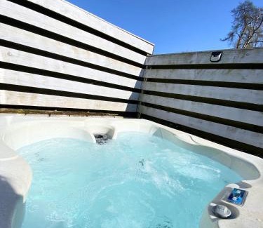Warminster House | Otter 2 HuntersMoon- Warminster-Wiltshire-Bristol