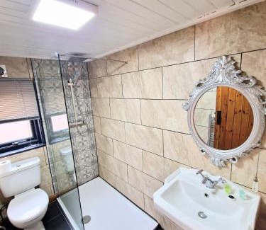 Warminster House | Otter 2 HuntersMoon- Warminster-Wiltshire-Bristol