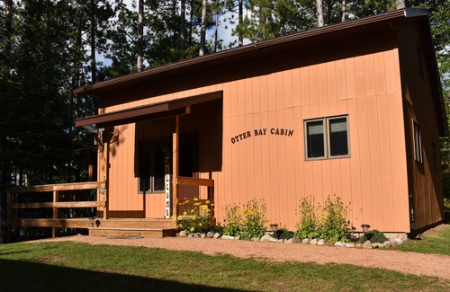 Presque Isle Cabin | Otter Bay Cabin.A Beautifully Furnished Lakefront All Season Cabin!