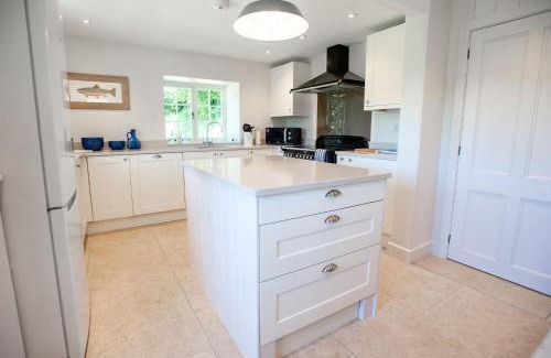 Llwyndyrys House | Otter Cottage