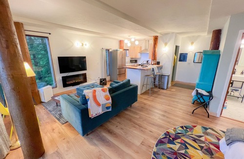 Juneau Apartment | Otter Den Studio—A wild Alaskan getaway surrounded by wildlife and adventure!