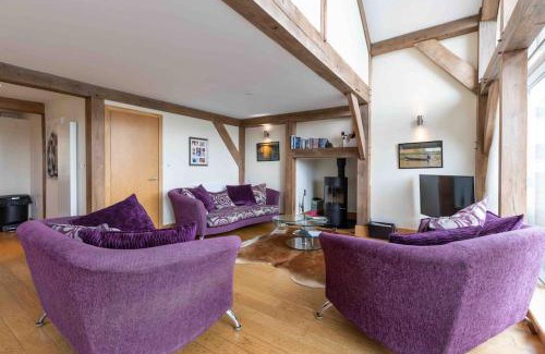 Malmesbury House | Otters Holt