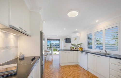 Lake Cathie House | Otto House - family beach house with pool