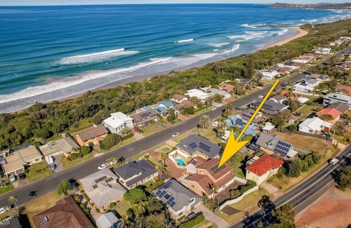 Lake Cathie House | Otto House - family beach house with pool