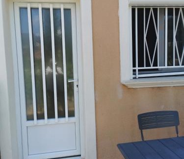 Bormes-Les-Mimosas Apartment | Ou Souleou
