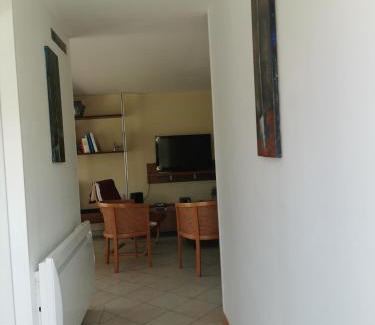 Bormes-Les-Mimosas Apartment | Ou Souleou
