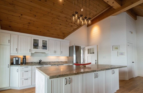 Port Carling Cottage | OUNO Island on the prestigious Lake Rosseau