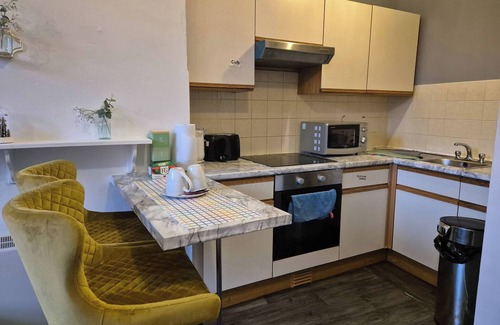 Wolverhampton Apartment | Our Apartment is a Home Away From Home Choice, Tastefully Furnished for Comfort