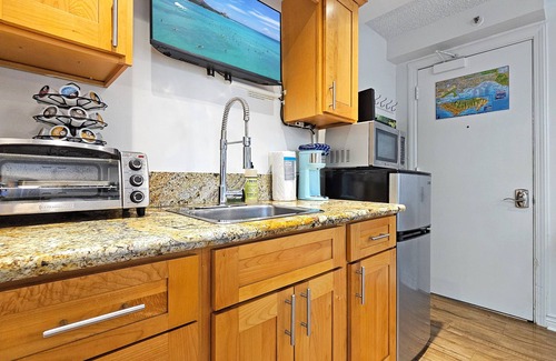 Waikiki Apartment | Our comfortable suite at the Waikiki Grand Hotel®