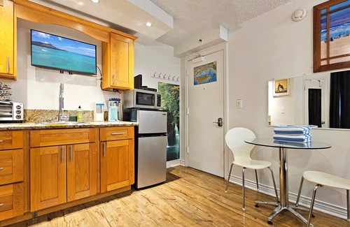 Waikiki Apartment | Our comfortable suite at the Waikiki Grand Hotel®