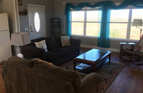 Lockhart Apartment | Our Cozy, Quiet, Comfortable place in the Country - 2 Bedroom 900 sq ft w/view
