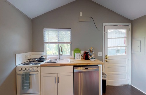 Chimney Rock House | Our Front door neighbor—Chimney Rock 140
