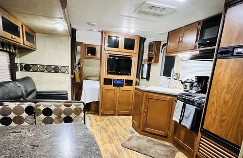 Davenport RV Rental | Our Happy Camper