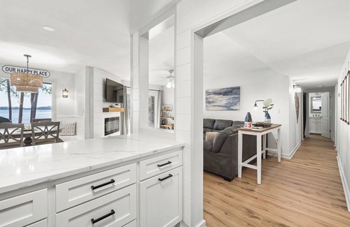 Anderson Condo | “Our Happy Place” on Lake Hartwell: Ready for you to relax and unwind!