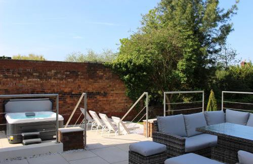 Lincoln House | Our House Collective - Luxury Stay in Lincoln City Centre, Hot tub, Sleeps 16