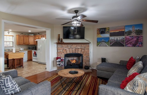 Cullowhee House | Our Pinnacle - Private Home Nestled in the heart of the Smokies - With a hot tub!