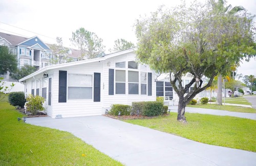 Kissimmee Cottage | Our Retro Mod Pod-Disney & Old Town Minutes Away!
