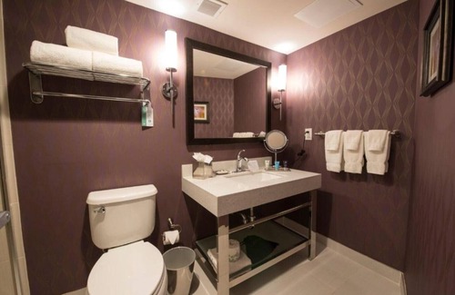 Ampere House | Our Room is the perfect place for all travelers visiting northern New Jersey