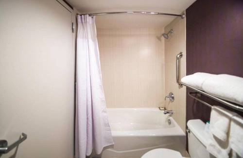 Ampere House | Our Room is the perfect place for all travelers visiting northern New Jersey