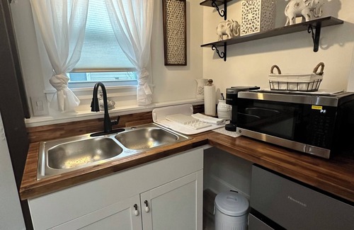 Matthews Apartment | Our studio is very well located in Matthews, just 10 minutes from Charlotte.
