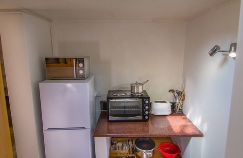 Parkview Cottage | Our sunny, creatively designed self-catering cottage is available for your work