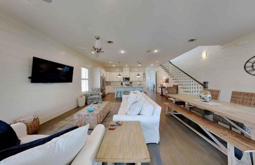 Lakeside at Blue Mountain Beach House | Our Treasure