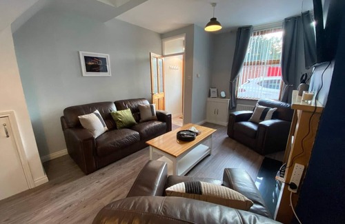 Ormeau House | Our two bedroom house is perfect for short or long stay.