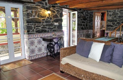Arco da Calheta House | OurMadeira - Stonecliff Cottage, countryside retreat