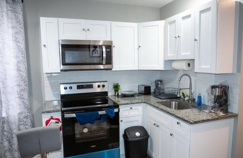 Overbrook Apartment | Ousby Luxury apartment unit 3. 1-bedroom with AC and WiFi in West Philadelphia