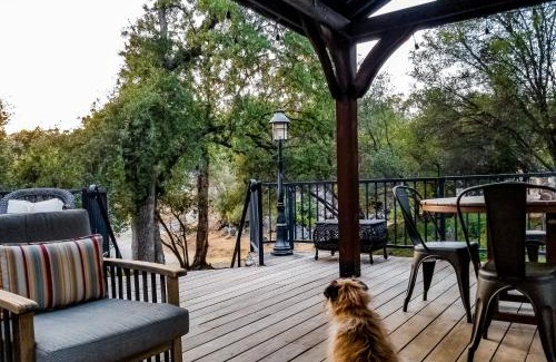 Oakhurst House | Out in the Wild