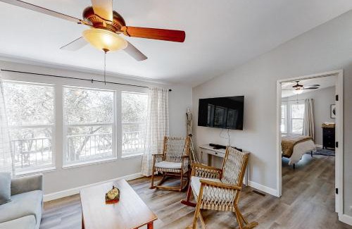 Oakhurst House | Out in the Wild