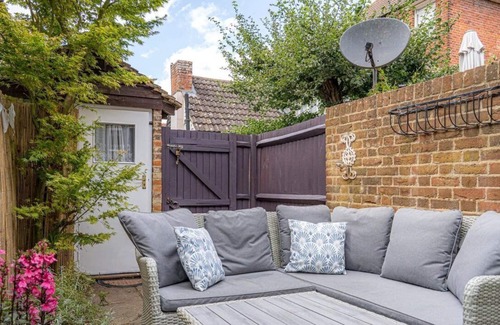 Ash Cottage | Outboard Cottage