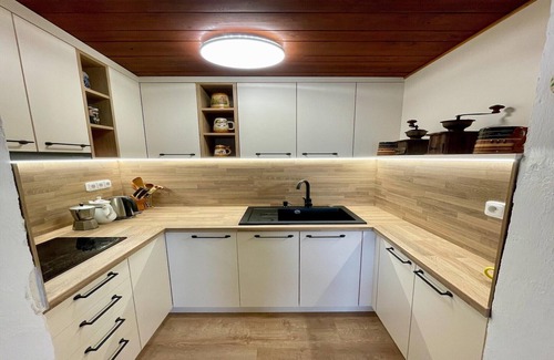 Slabce House | Outdoor Adventure & Relaxation