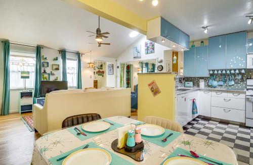 Albuquerque House | Outdoor Bar and Large Pool Retro ABQ Retreat!