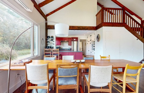 Sunderland House | Outdoor enthusiast's dream with designer interior & Mt. Equinox views