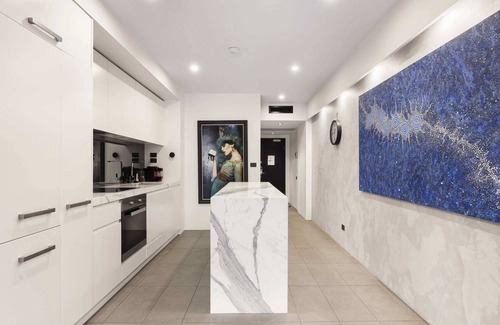 Elizabeth Bay Apartment | Outdoor living at it's best in Elizabeth Bay