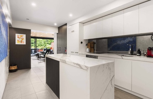 Elizabeth Bay Apartment | Outdoor living at it's best in Elizabeth Bay