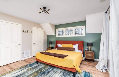 Wintergreen Ski Chalet | *Outdoor Oasis/wood firepit /2 rooms main floor*
