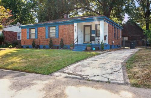 East Memphis House | Outdoor Oasis! Connected To Green Line & Shelby Farms